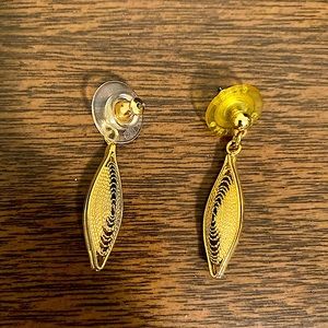 Vintage Gold Leaf Filigree Drop Earrings